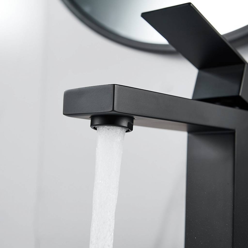 Смеситель для раковины Maretti Umbria Black UMB32RF51, черный
