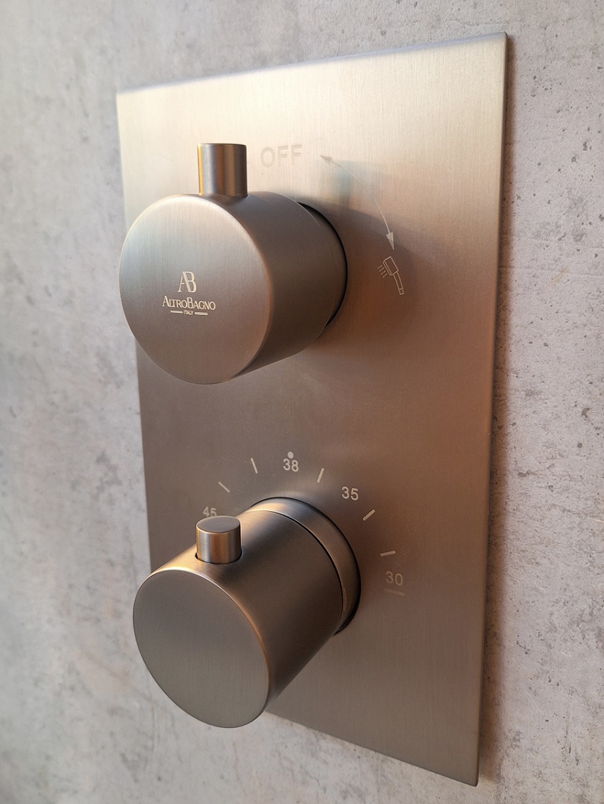 Душевая система с термостатом ALTROBAGNO Юнион (Unione) 040409 GM