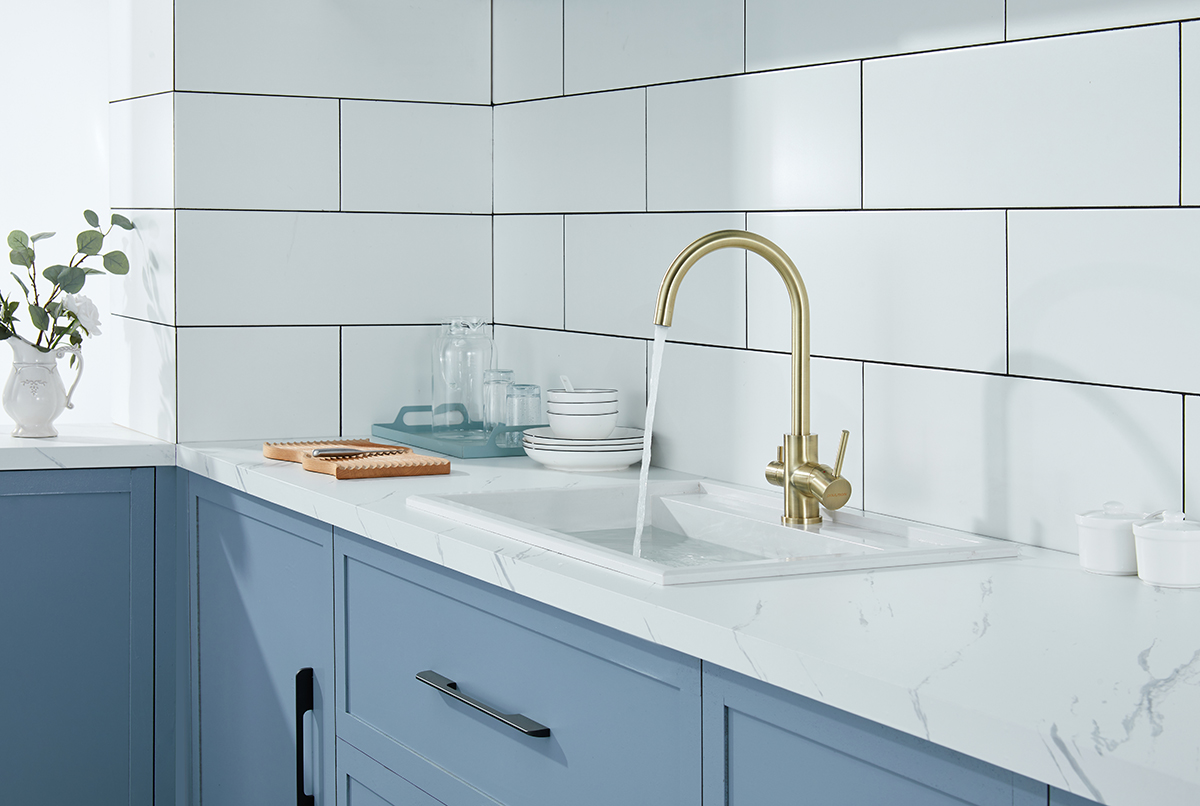 Смеситель для кухни Paulmark ESSEN, бронза, Es213211-BR
