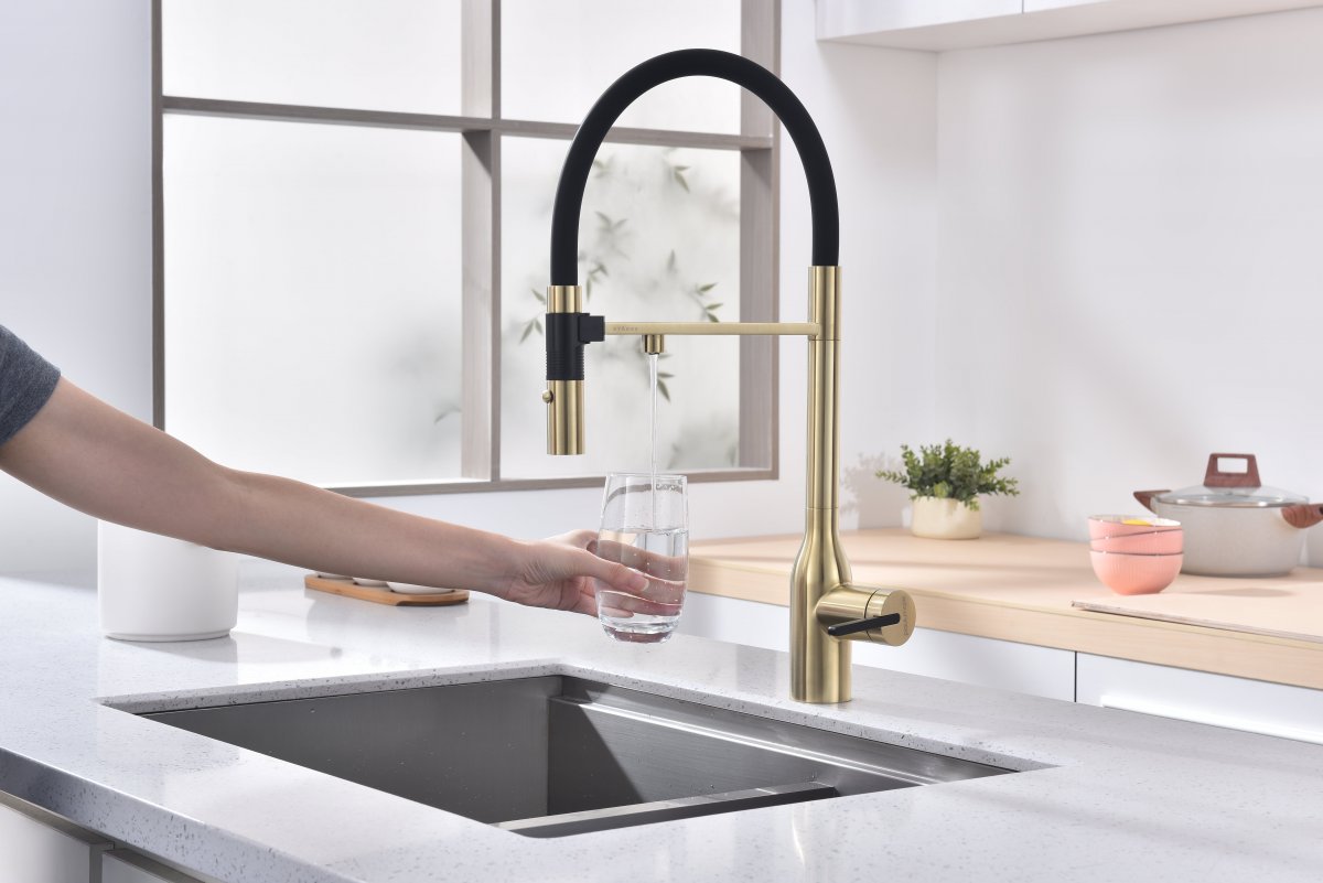 Смеситель для кухни Paulmark MAGNETO ONE, светлое золото, Ma213188-LG