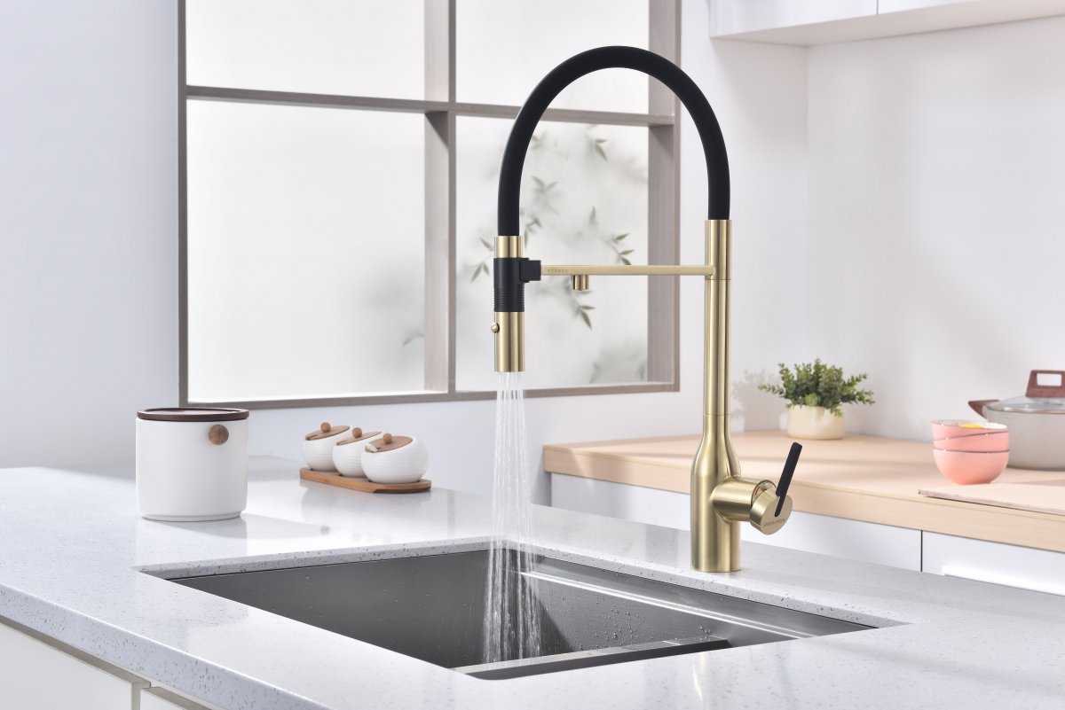 Смеситель для кухни Paulmark MAGNETO ONE, светлое золото, Ma213188-LG