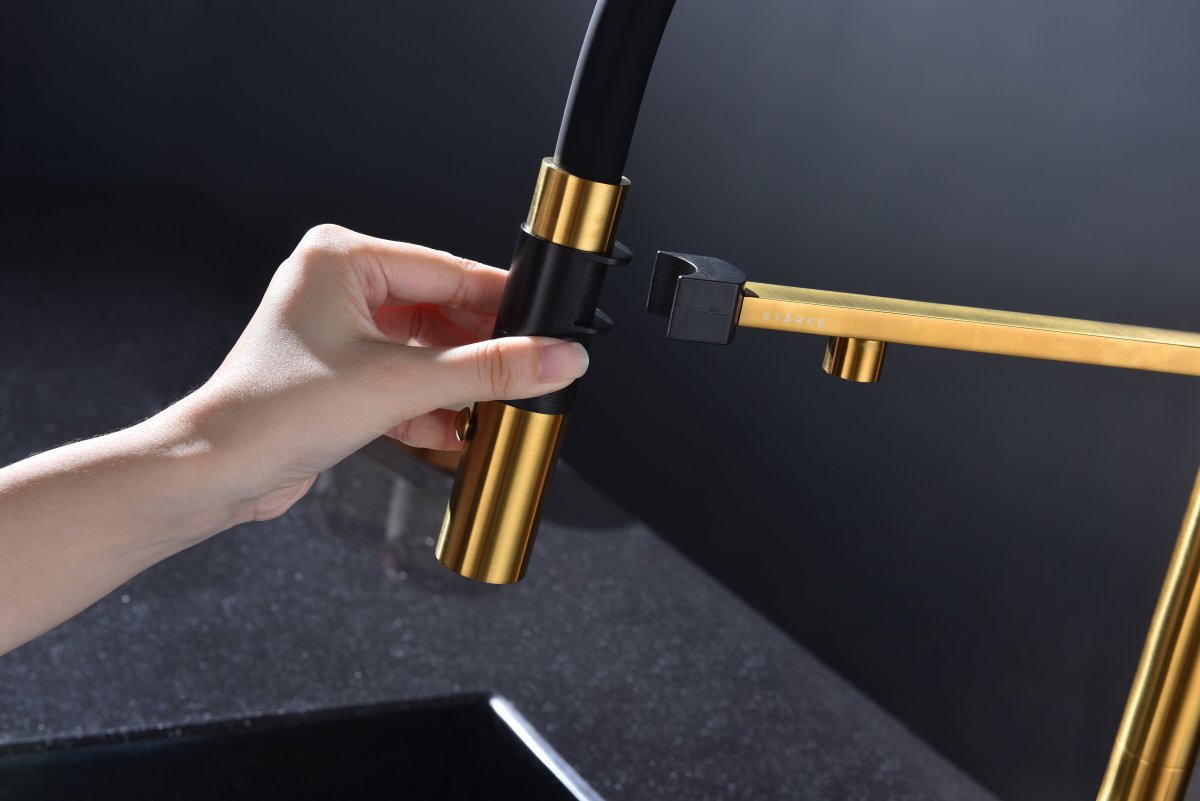 Смеситель для кухни Paulmark MAGNETO ONE, брашированное золото, Ma213188-BG