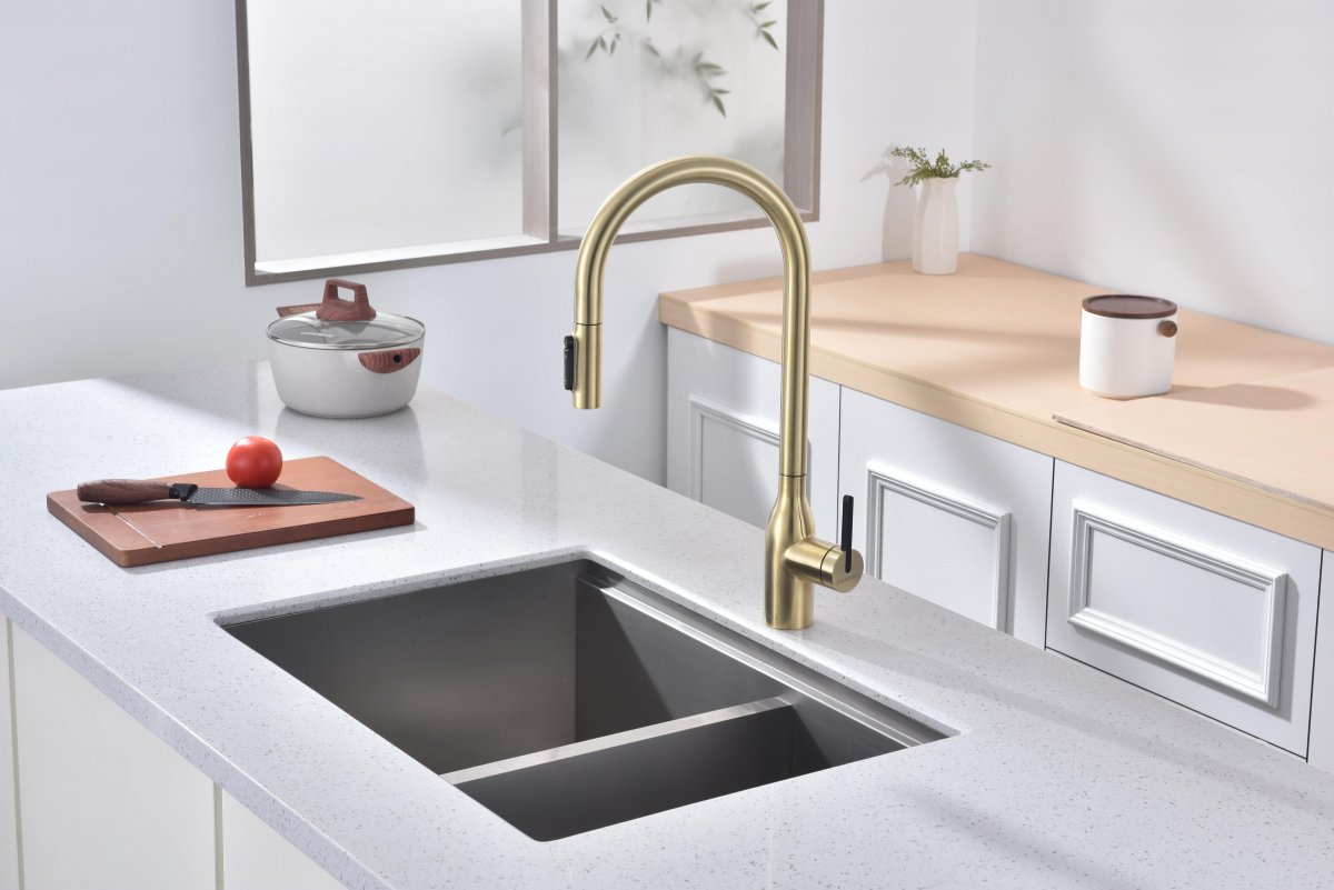 Смеситель для кухни Paulmark UNIVERSAL, светлое золото, Un213880-LG