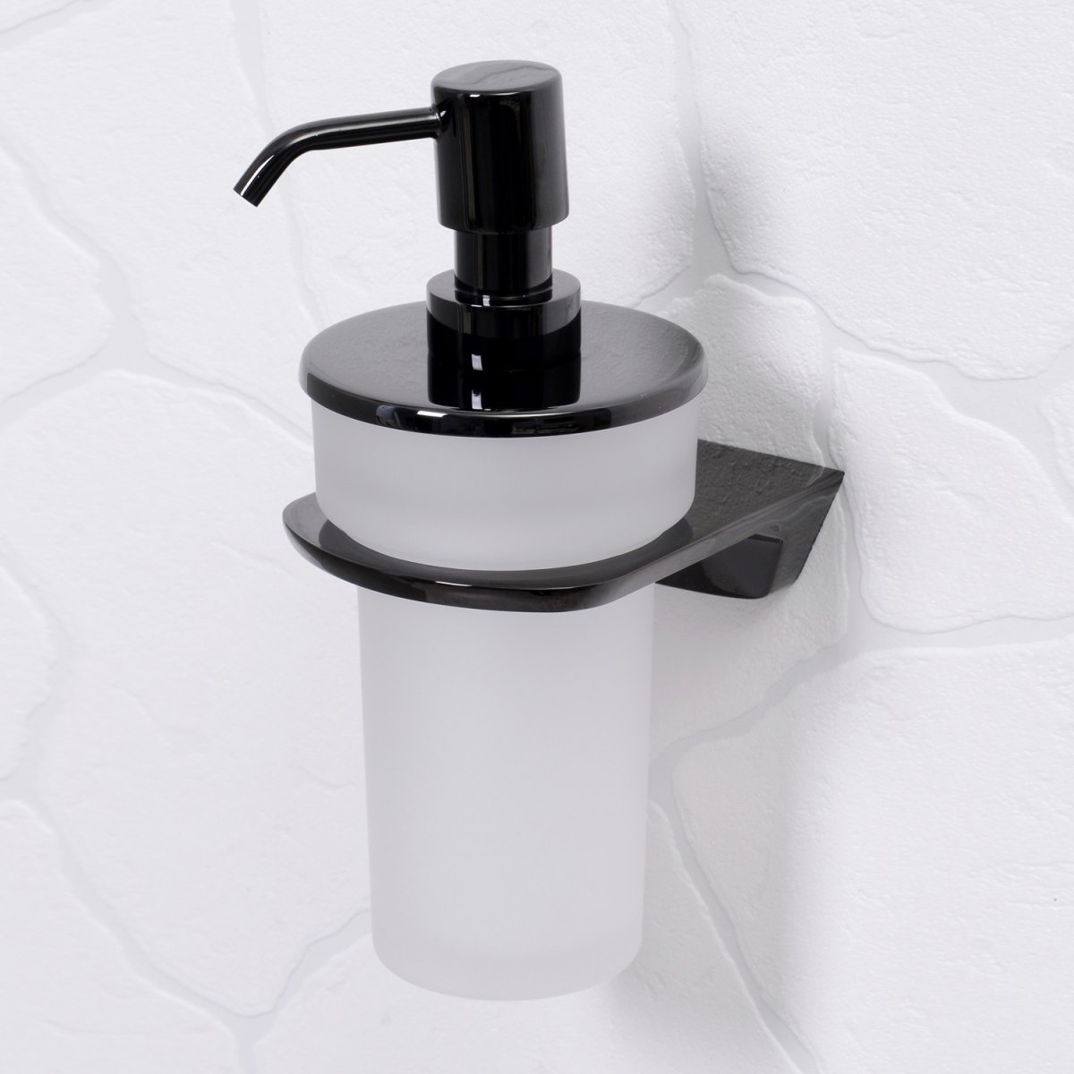 https://wasserkraft.ru/static/uploads/bttree/productImages/5394/4_polishedblack.jpg